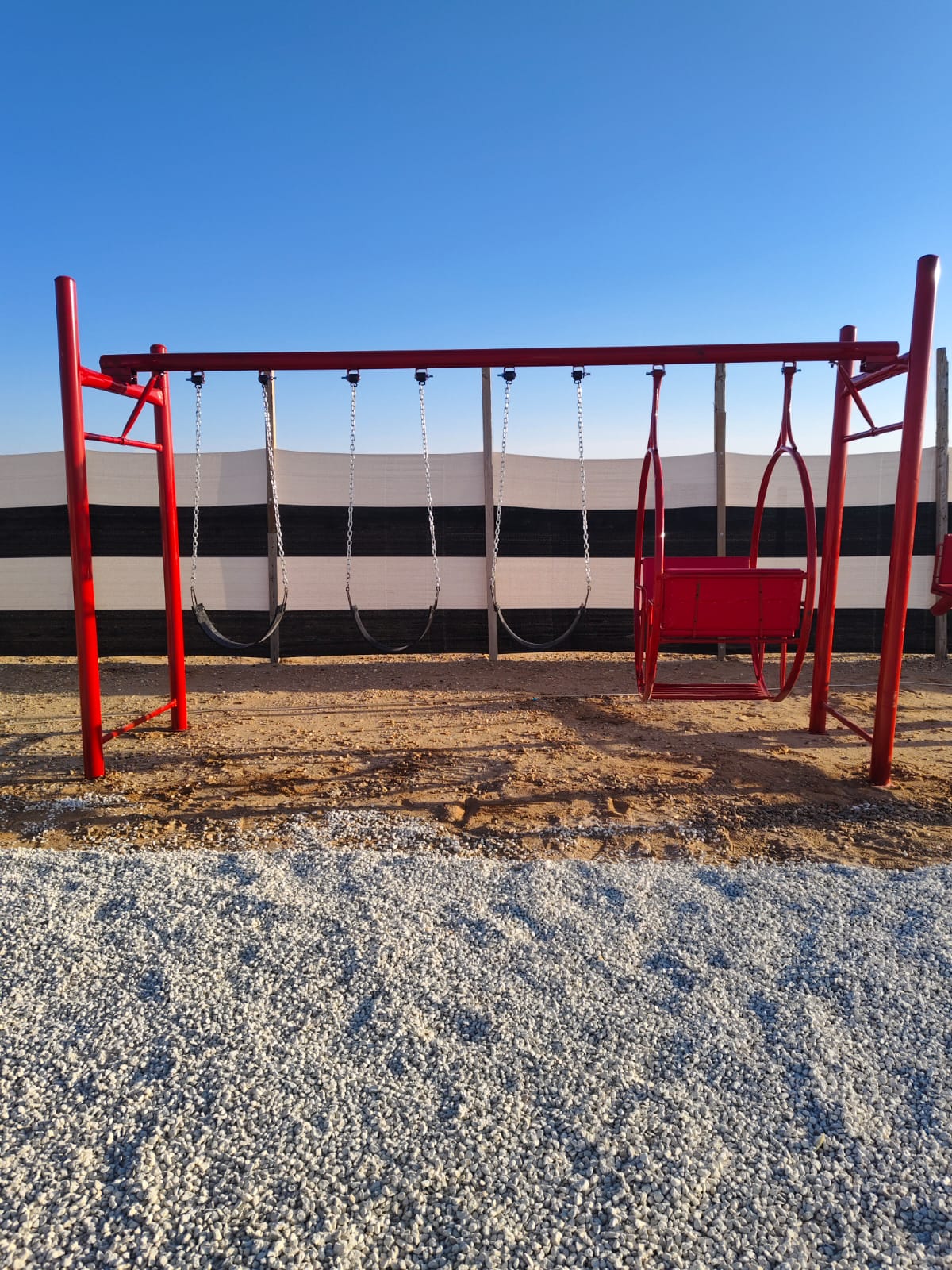 TETRA SWING SPOT TOY